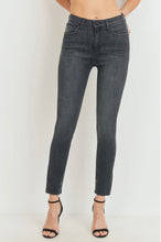 Load image into Gallery viewer, JUST BLACK - Black Washed Skinny Jeans
